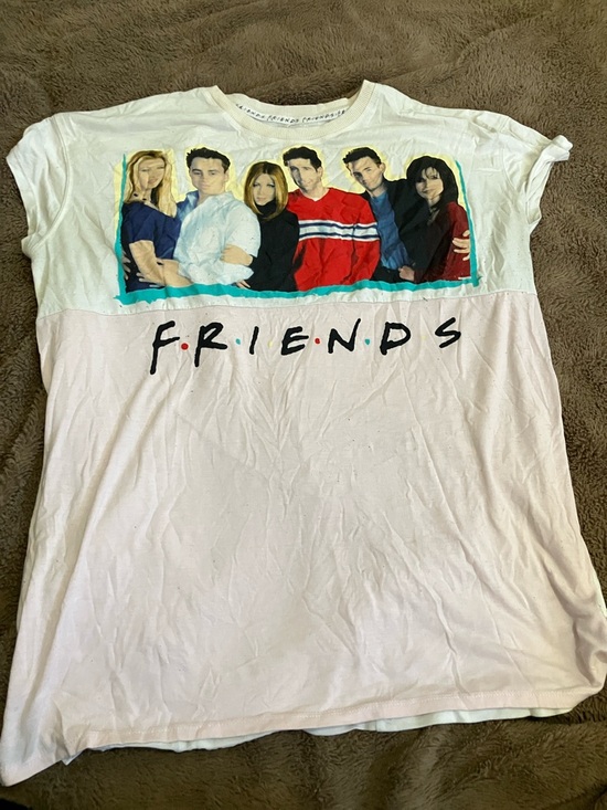 FRIENDS Tops - FRIENDS Photo Block Graphic Tee in White and Cream